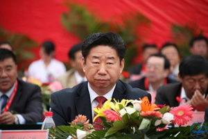 济南大学党委书记范跃进